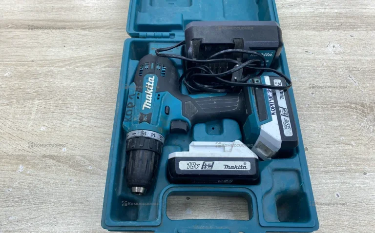 Аккумуляторная дрель-шуруповерт Makita DF488DWE