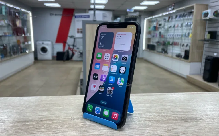 Apple iPhone 11 4/128 ГБ