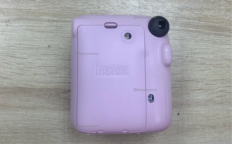 Фотоаппарат  мгновенной печати Instax mini 12