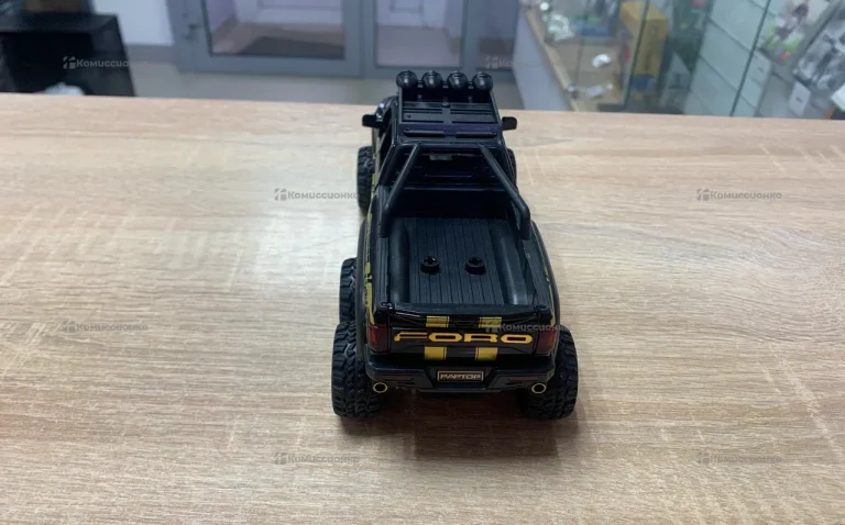 Машинка Ford черный