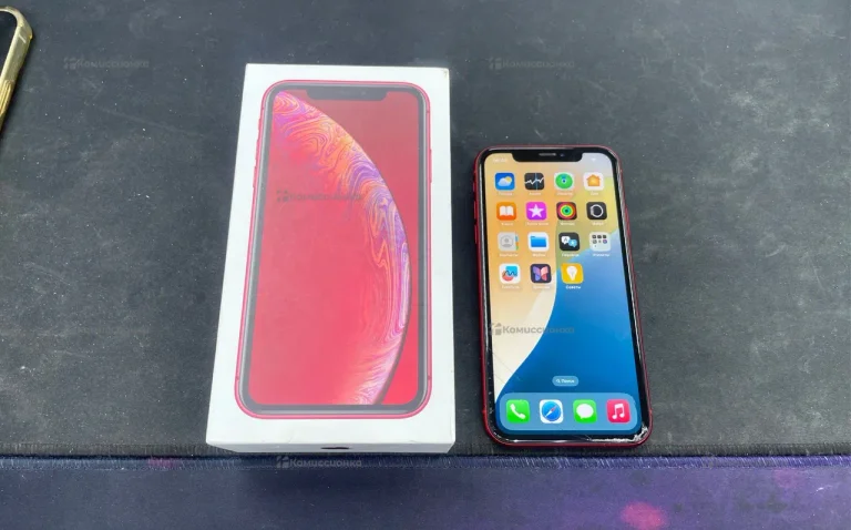Apple iPhone XR 3/64 ГБ