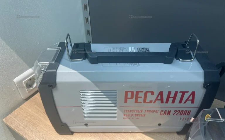 Сварочный аппарат инверторный САИ  220ПН Ресанта