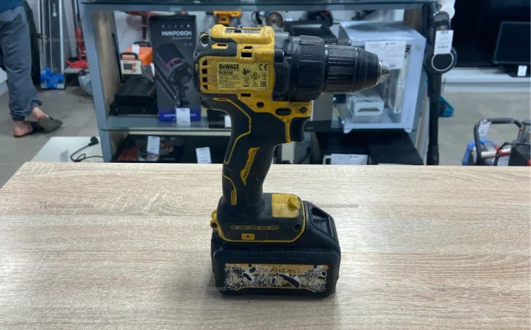 Аккумуляторная дрель-шуруповерт DeWALT DCD708N