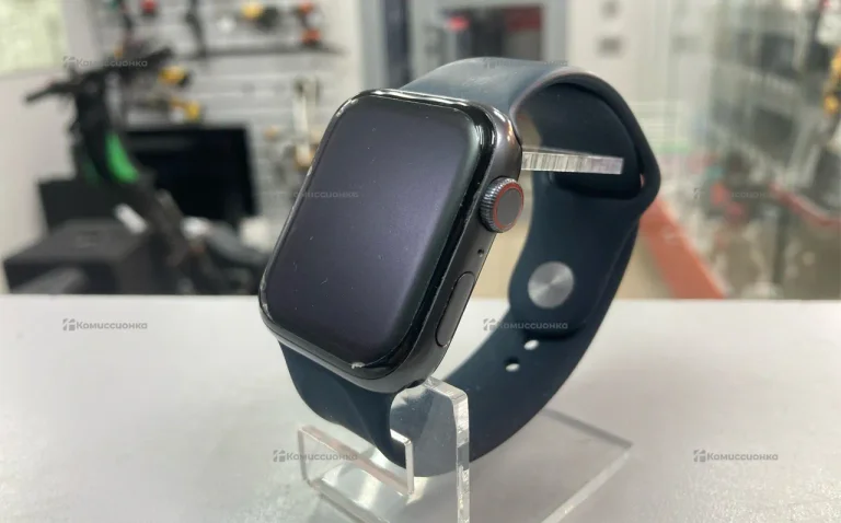 Часы  Apple Watch SE 44 mm