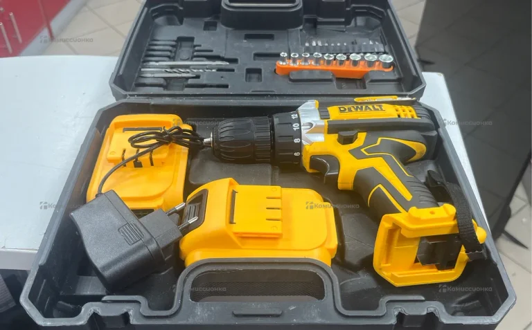 Шуруповерт аккумуляторный DeWALT реплика