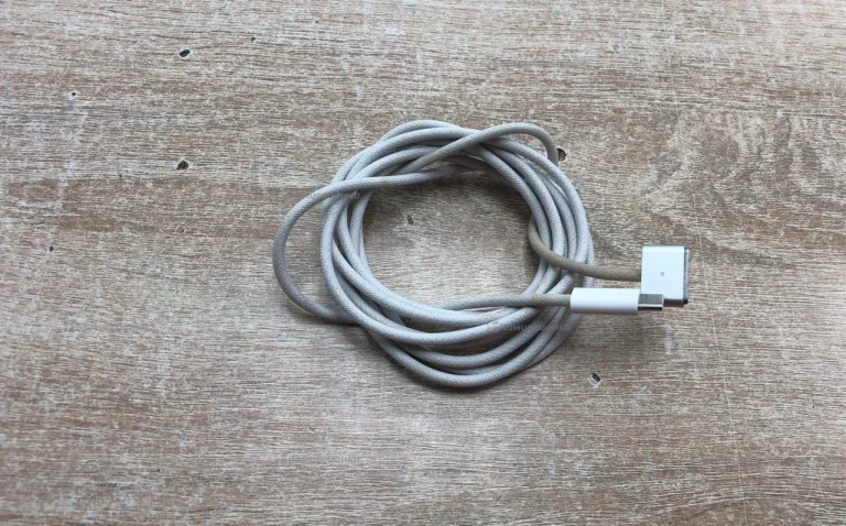 Кабель для MacBook