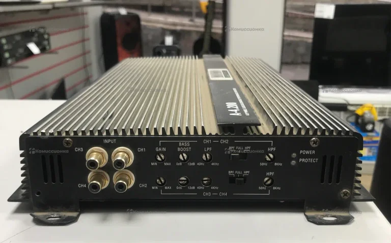 Усилитель  MOMO A-4.200