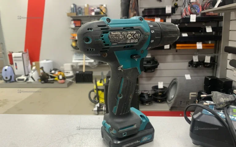 Шуруповерт Makita