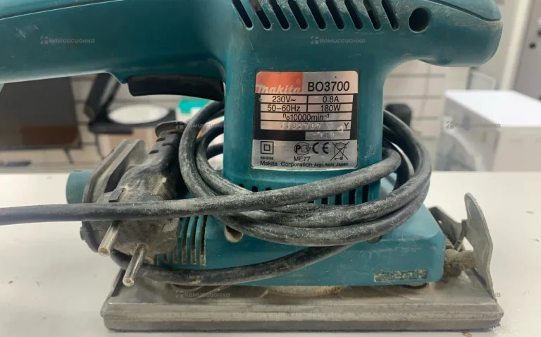 Makita b03700..