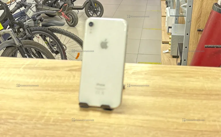 Apple iPhone XR 3/64 ГБ