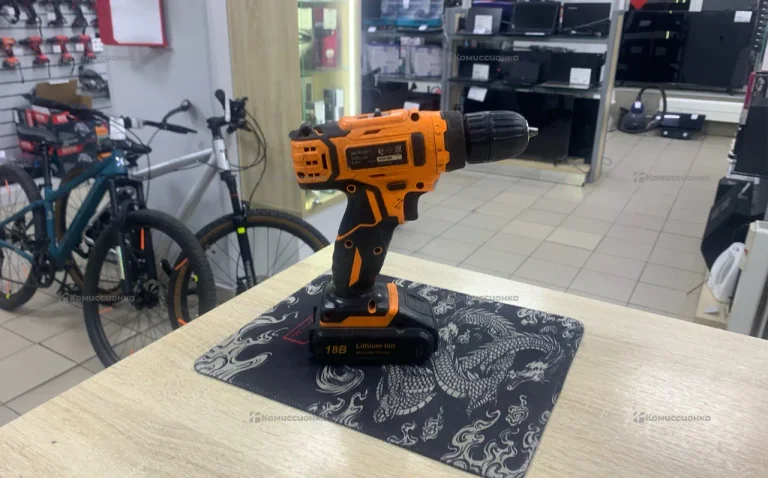 Шуруповерт Вихрь