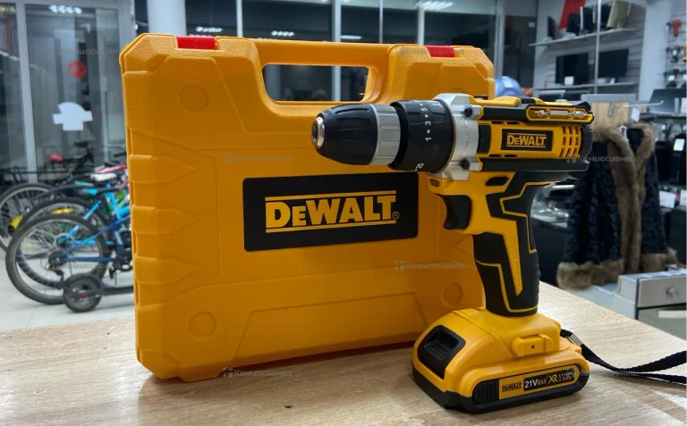 Дрель-шуруповерт Dewalt 21V
