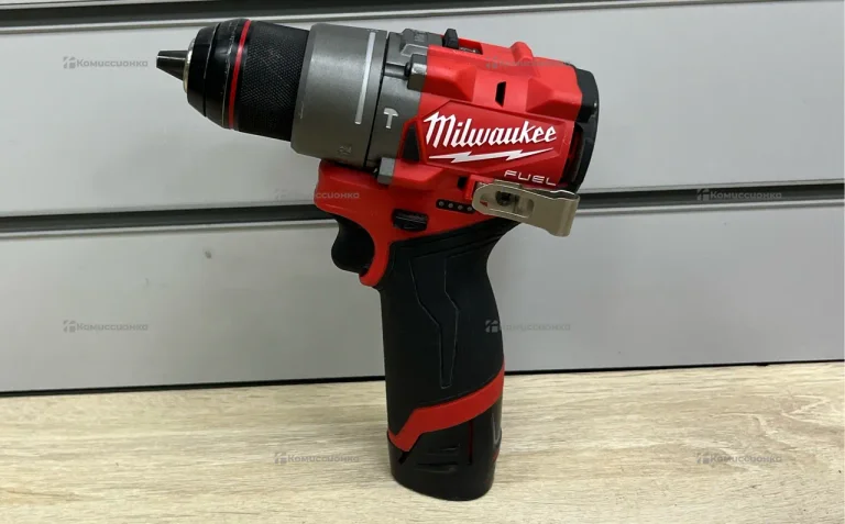 шуруповерт Milwaukee M12 FUEL