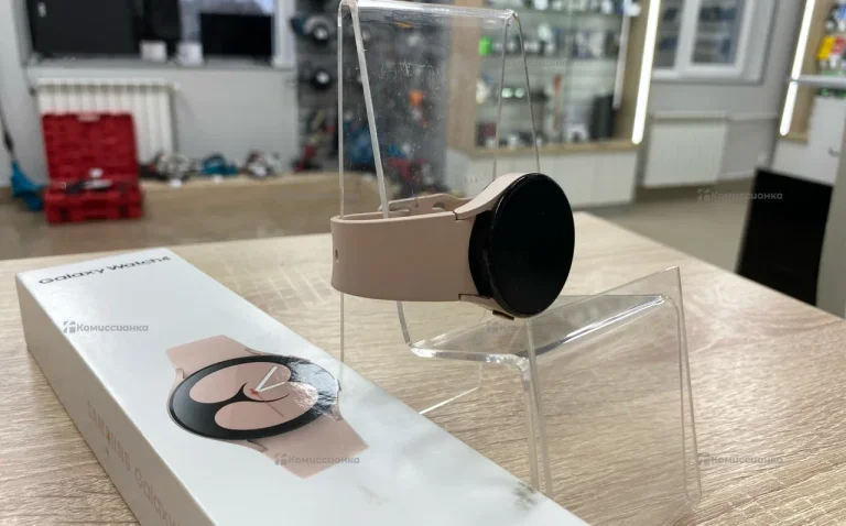 Часы  Galaxy watch 4
