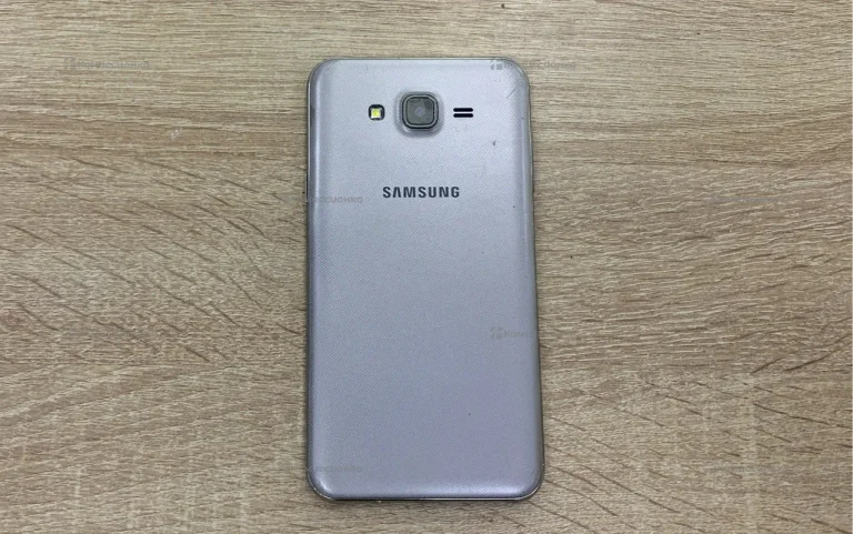 Samsung Samsung j7 2/16