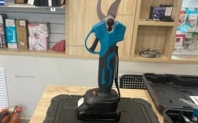 Секатор Makita AKБ