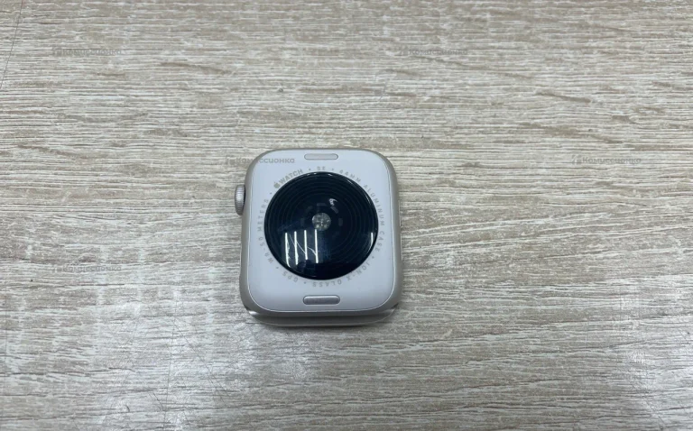Часы  Apple Watch se 2