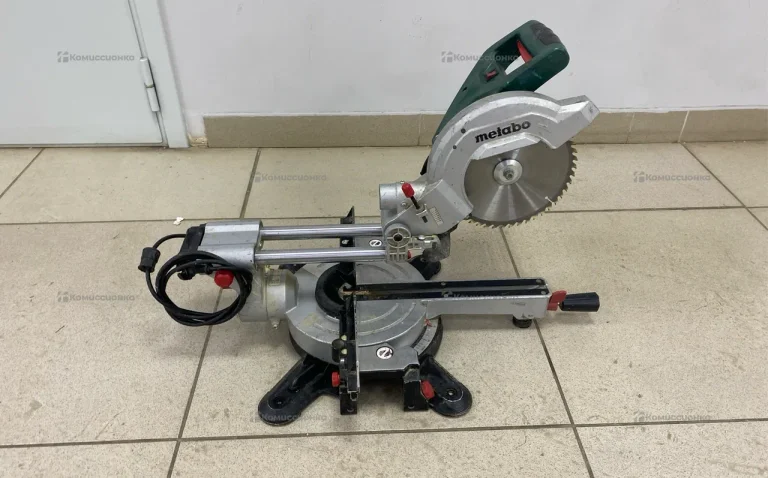 Торцовочная пила Metabo KGS 216