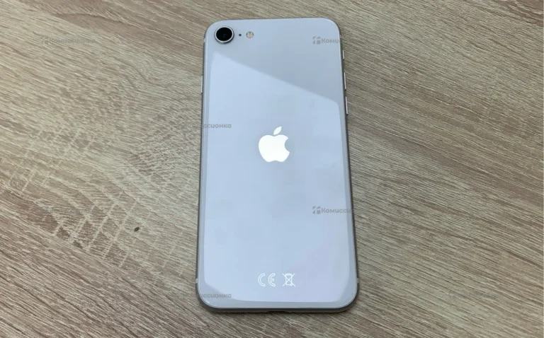 Apple iPhone SE (2020) 3/128 ГБ