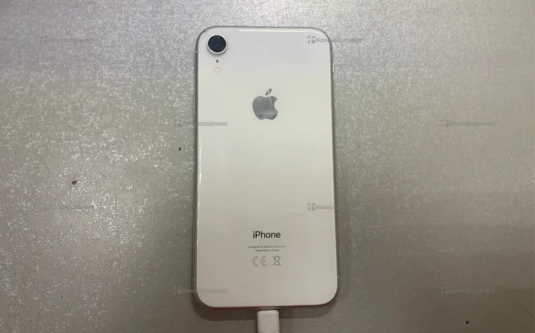 Apple iPhone XR 3/128 ГБ