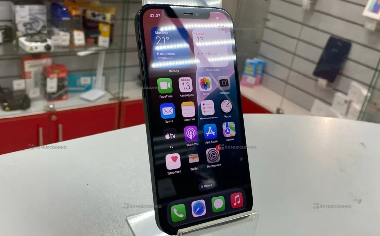 Apple iPhone 12 64 ГБ.