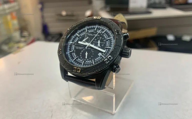 Часы  Nautica