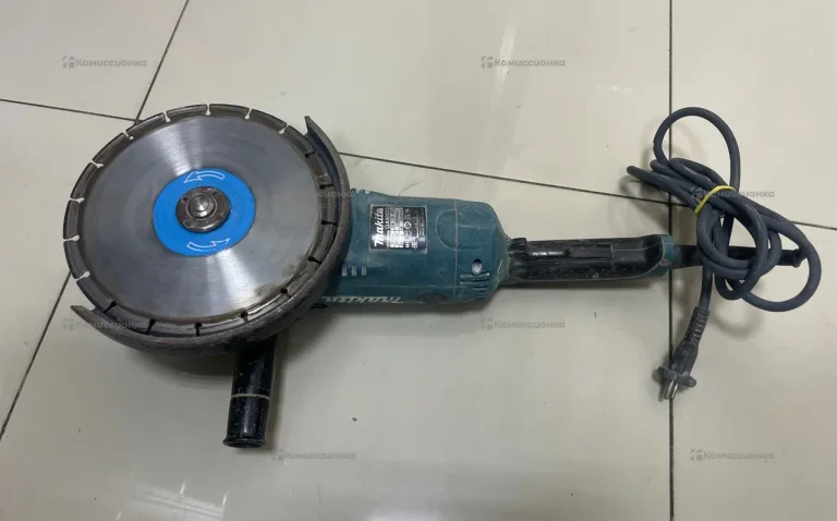 УШМ Makita GA9020S.