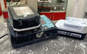 Зарядное устройство DC18WA + 2  AKБ 14.4v