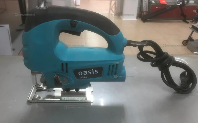 Электролобзик Oasis LE-65