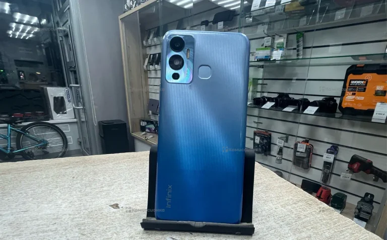 Infinix Hot 12 Play NFC 4/64 ГБ