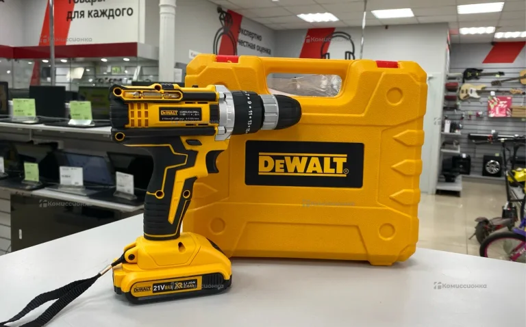 Дрель-шуруповерт Dewalt 21V