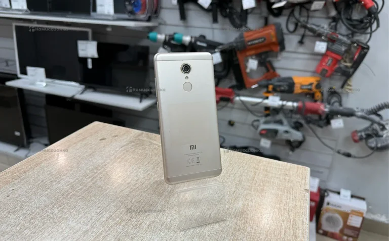 Xiaomi Redmi 5 2/16 ГБ