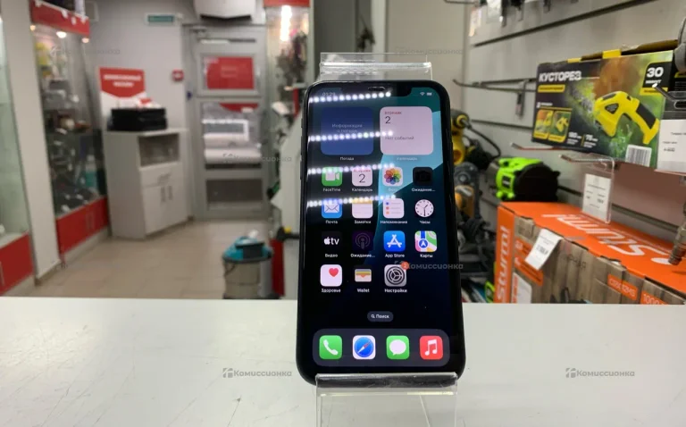 Apple iPhone 11 4/128 ГБ