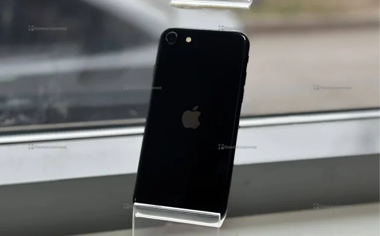 Apple iPhone SE (2020) 3/64 ГБ