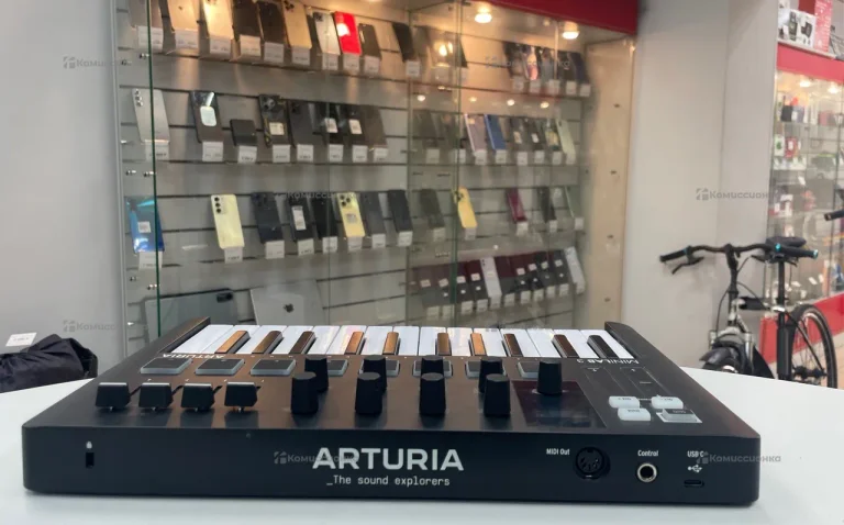 Миди клавиатура Arturia MiniLab 3