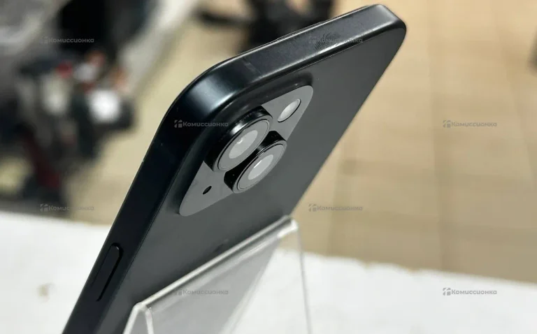 Apple iPhone 15 6/128 ГБ