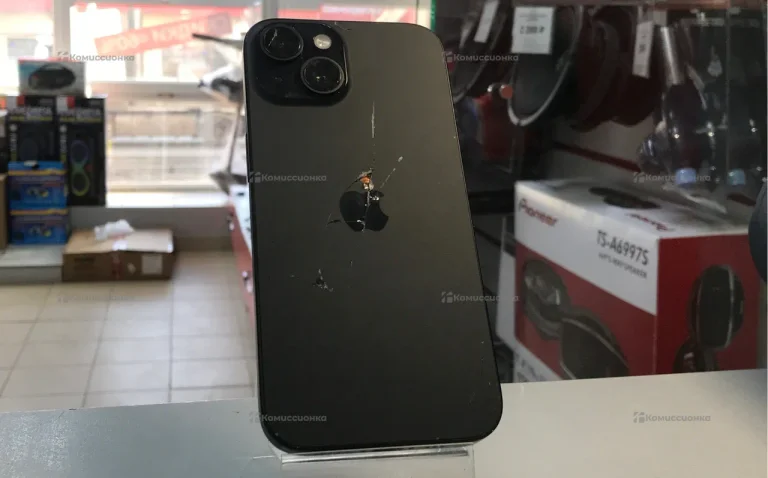 Apple iPhone 15 6/128 ГБ