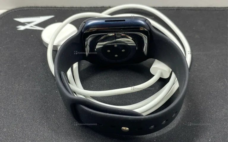 Часы  Apple Watch 7 45mm