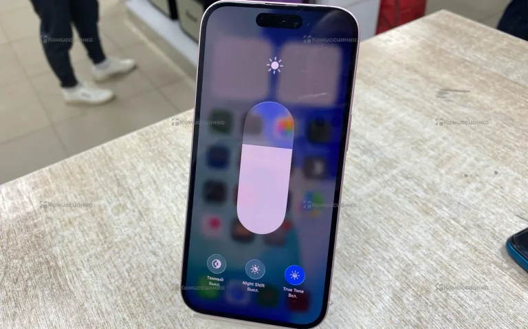 Apple iPhone 15 6/128 ГБ