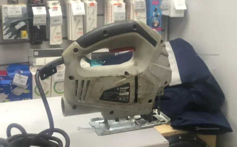 Электролобзик Зубр Л-710-80