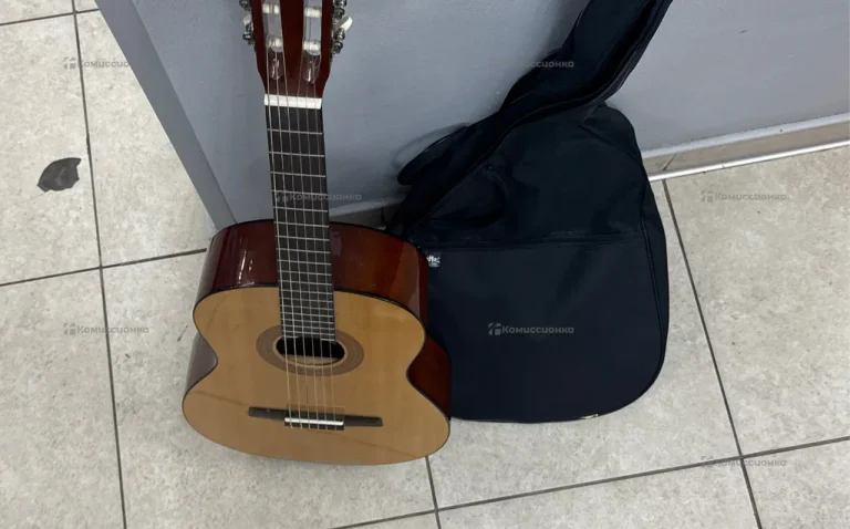 Гитара HOHNER HC06