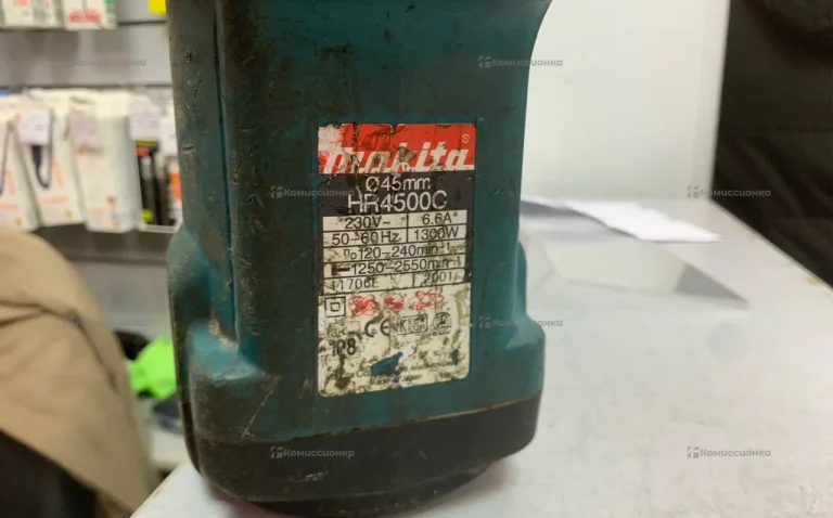 Перфоратор makita HR4500C