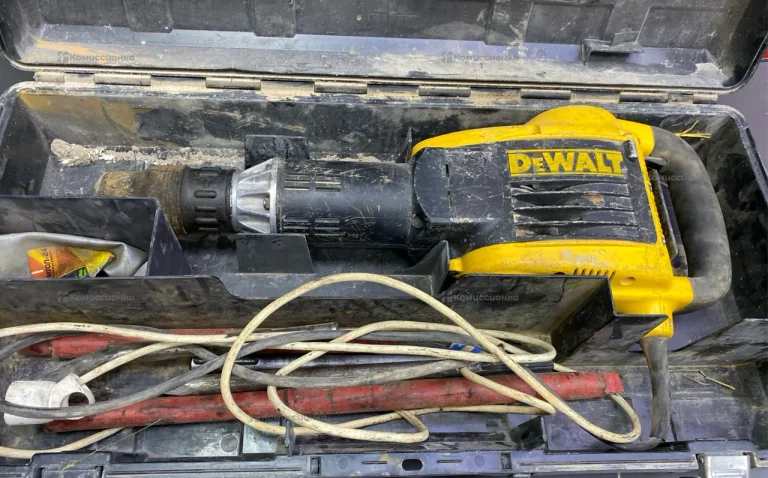 Отбойный молоток dewalt D25899K