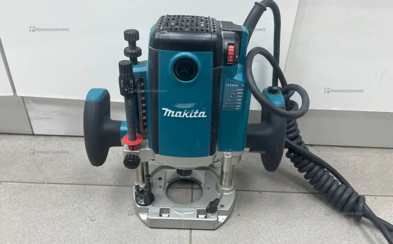 Фрезер makita RP2300FC