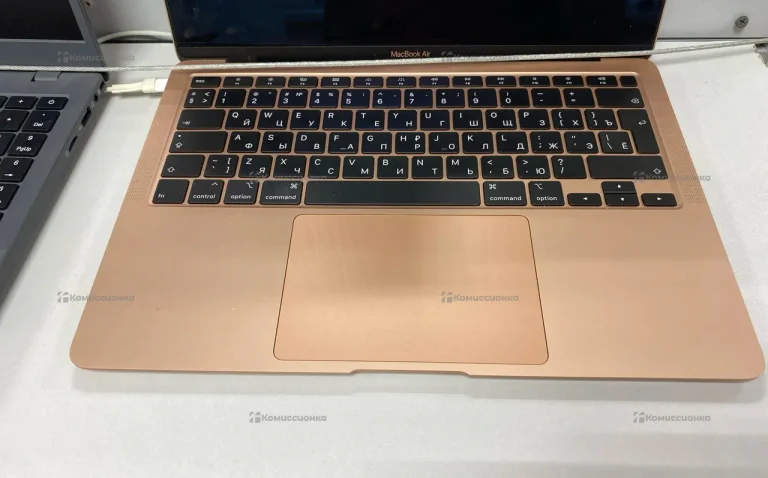 Ноутбук  MacBook Air 13 2020
