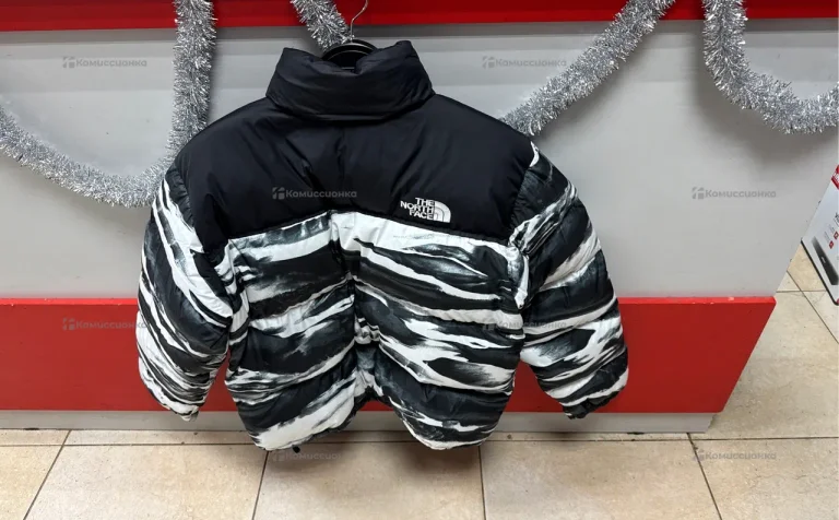 Пуховик The north face (M)