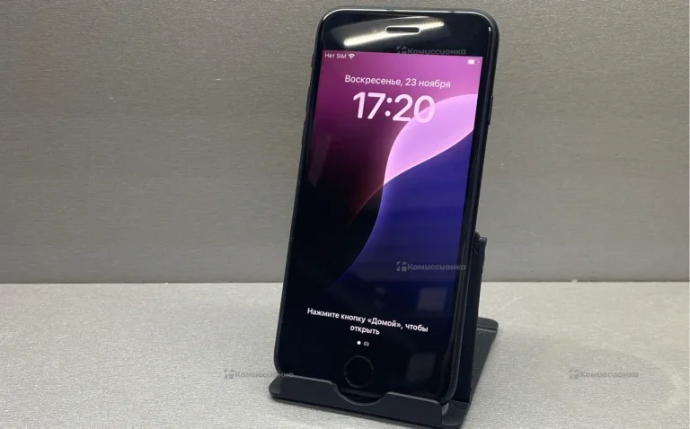 Apple iPhone SE (2020) 3/64 ГБ