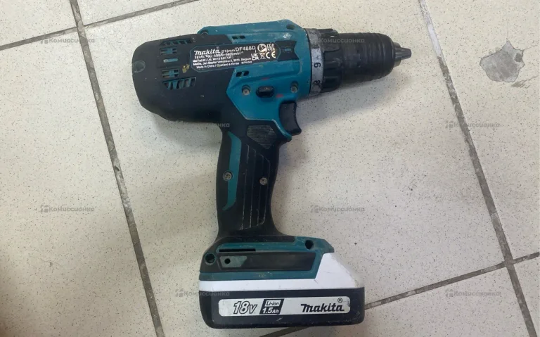Аккумуляторная дрель-шуруповерт Makita DF488D