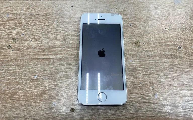 Apple iPhone 5s 1/16 ГБ