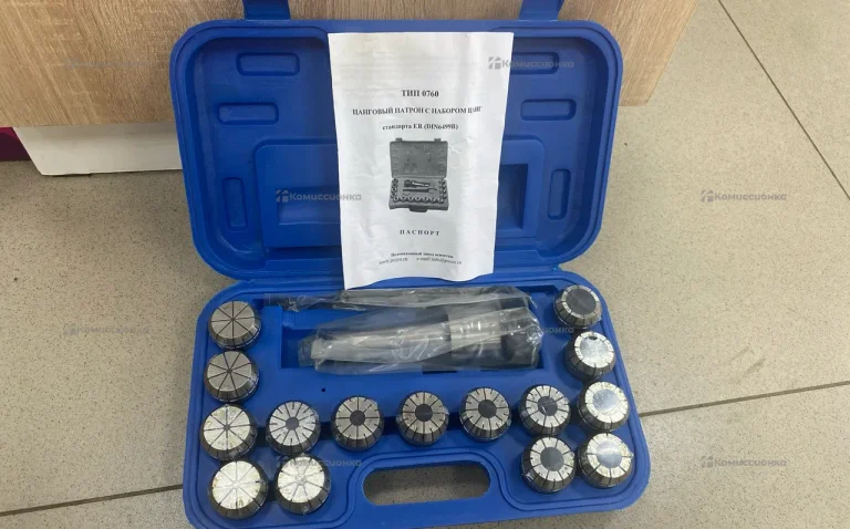 Цанговый патрон с набором цанг